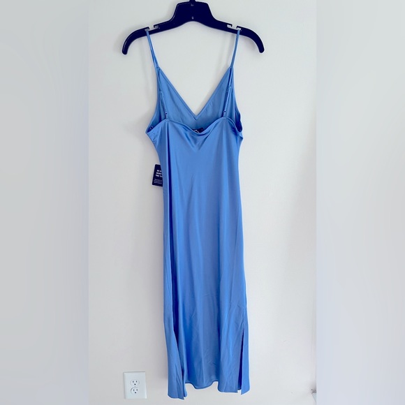 Light blue midi satin dress - Picture 3 of 3